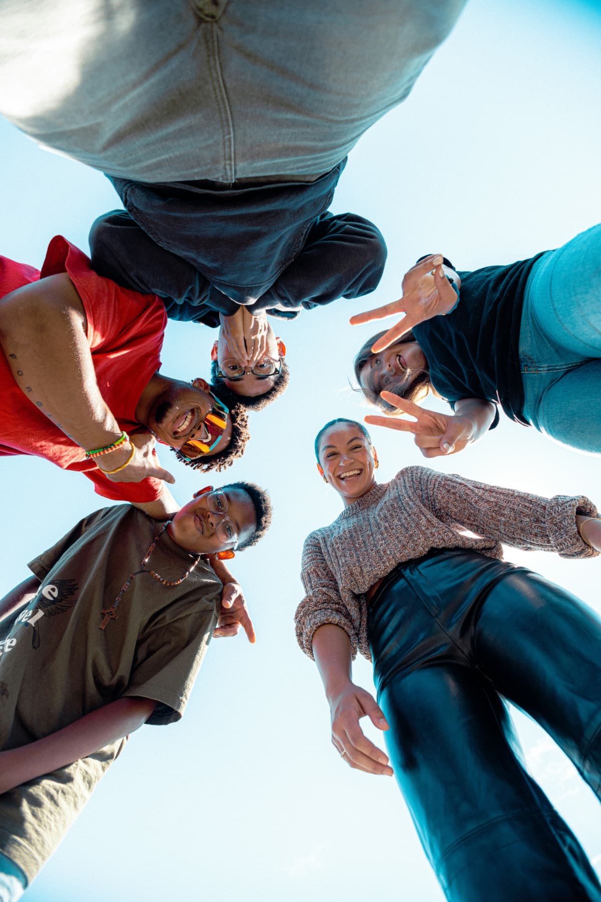 People in a circle representing structured outpatient support